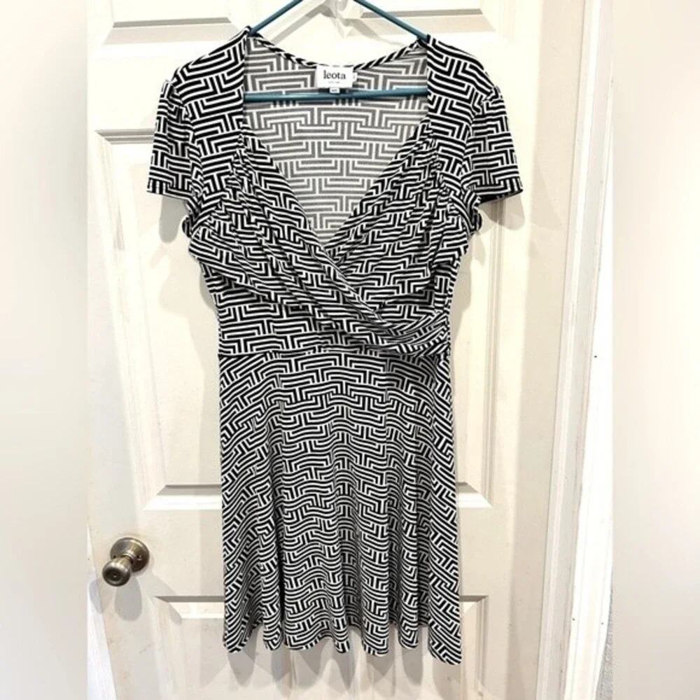 Leota Geometric Pattern dress size‎ XL petite